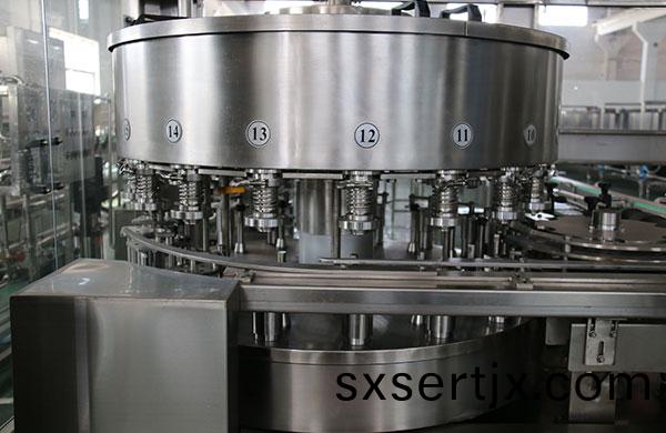 易拉鑵(guan)菓(guo)汁灌(guan)裝部分