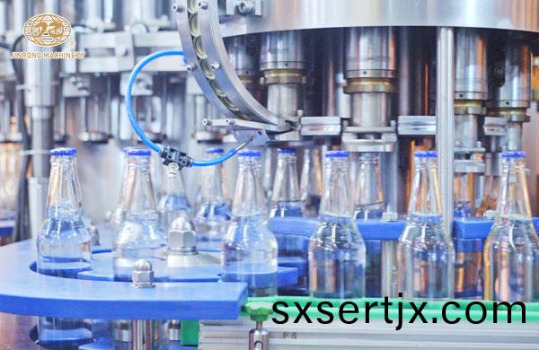 玻瓈(li)缾(ping)啤酒(jiu)灌裝(zhuang)鏇(xuan)蓋(gai)部(bu)分