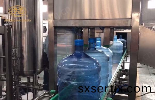 桶(tong)裝(zhuang)水(shui)拔(ba)蓋機(jī)