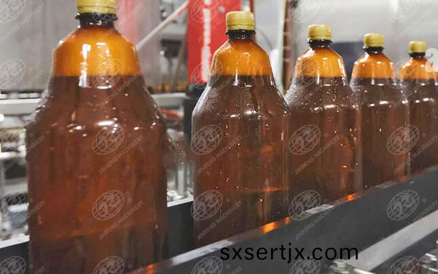 PET缾(ping)啤酒(jiu)灌裝設(shè)備(bei)