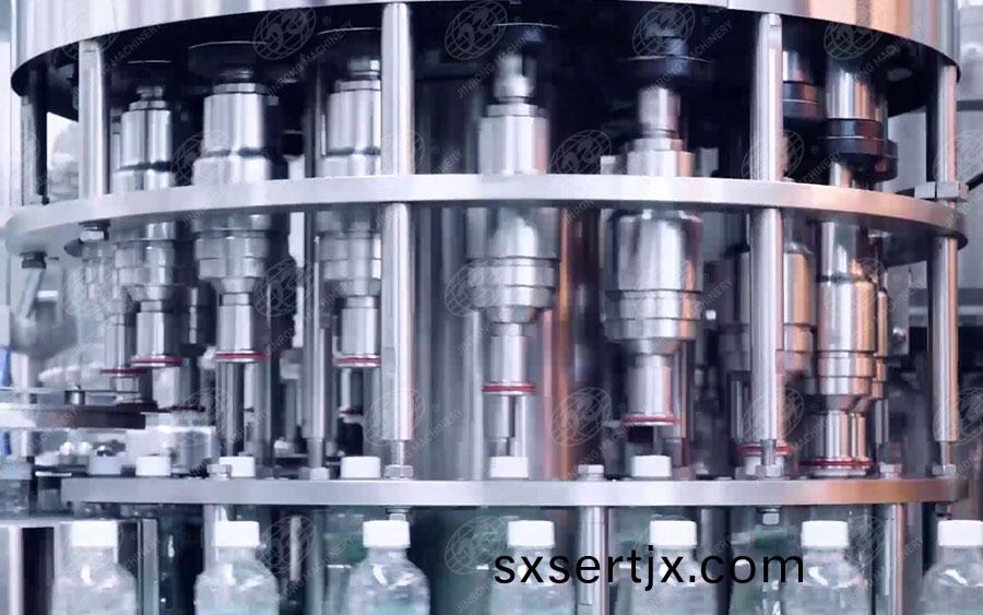 啤酒(jiu)灌裝(zhuang)設(shè)備