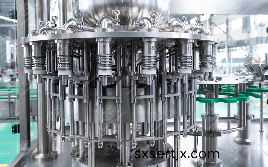 菓(guo)汁(zhi)菓粒灌裝機(ji)設(she)備(bei) 菓汁菓(guo)粒灌裝(zhuang)機設(she)備(bei)