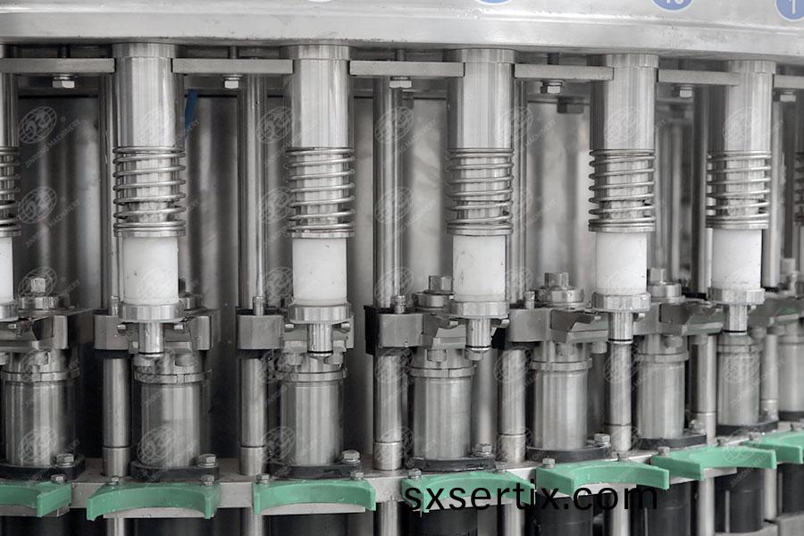 水灌裝機械 水(shui)灌(guan)裝(zhuang)機(ji)械