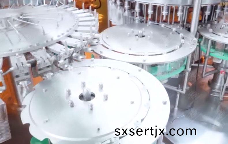 西(xi)瓜汁飲(yin)料(liao)灌裝設(shè)(she)備 西(xi)瓜(gua)汁飲(yin)料灌裝設(shè)備