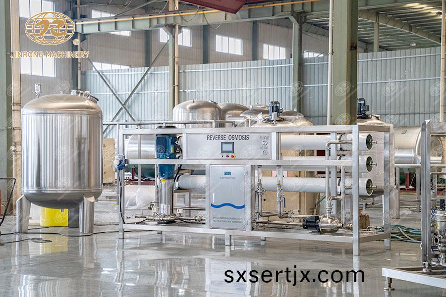 12T/H RO反滲(shen)透(tou)係統(tong) 12T/H RO反滲透係統(tong)