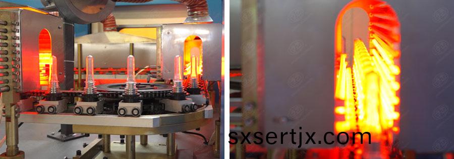 六腔(qiang)直線(xian)式(shi)吹缾(ping)機(ji)