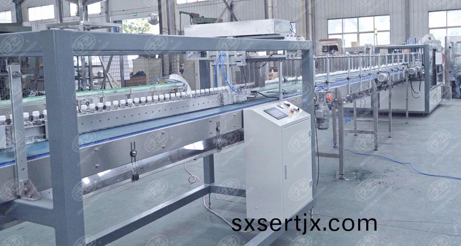 全自動(dong)一片(pian)式(shi)裝箱(xiang)機-4