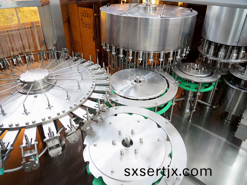 鑛(kuang)泉水灌(guan)裝生産(chan)線(xian)