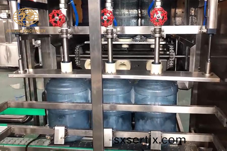 3加崙(lun)桶(tong)裝水(shui)灌裝機(jī)(ji)